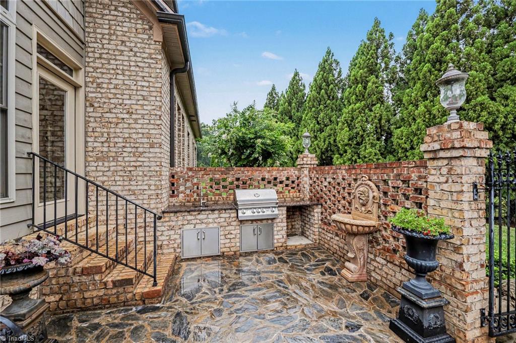 1070 Old Stone Lane