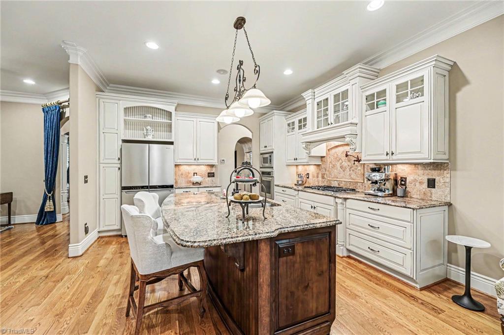 1070 Old Stone Lane
