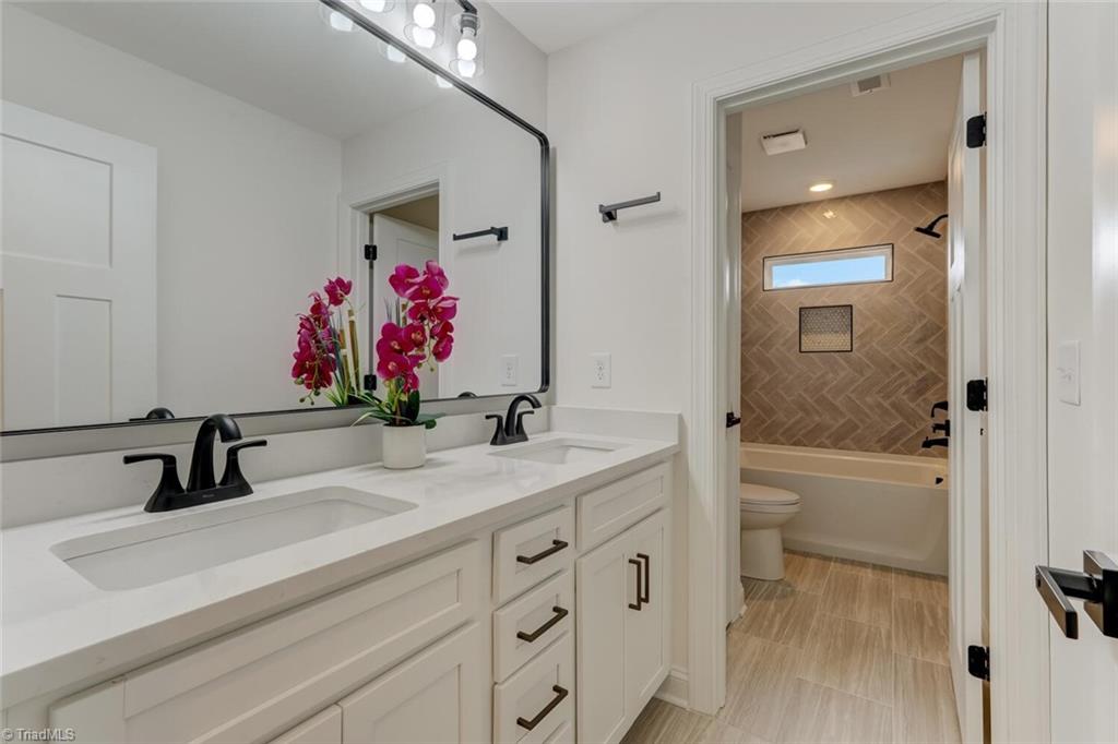 7808 Duggins Drive
