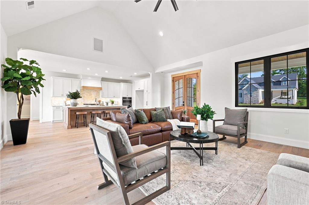 7417 KINGSLEY Place