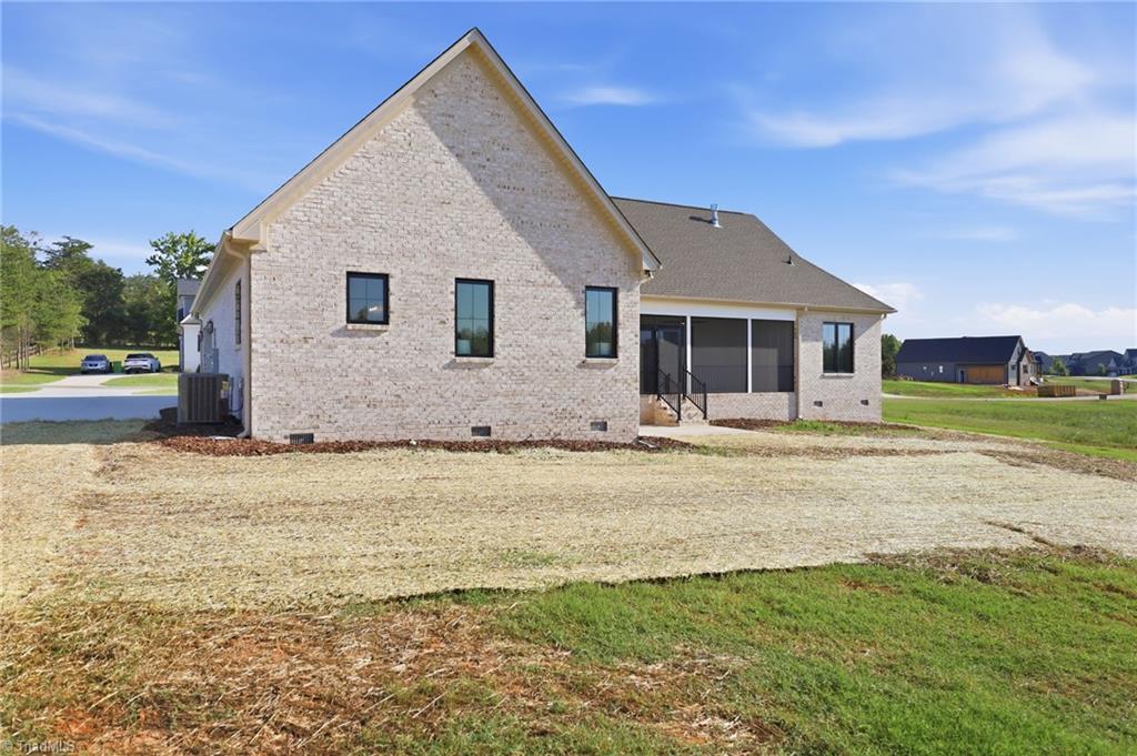 7417 KINGSLEY Place
