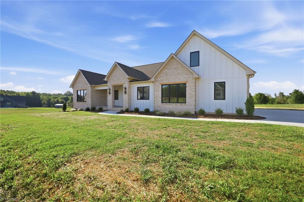 7417 KINGSLEY Place