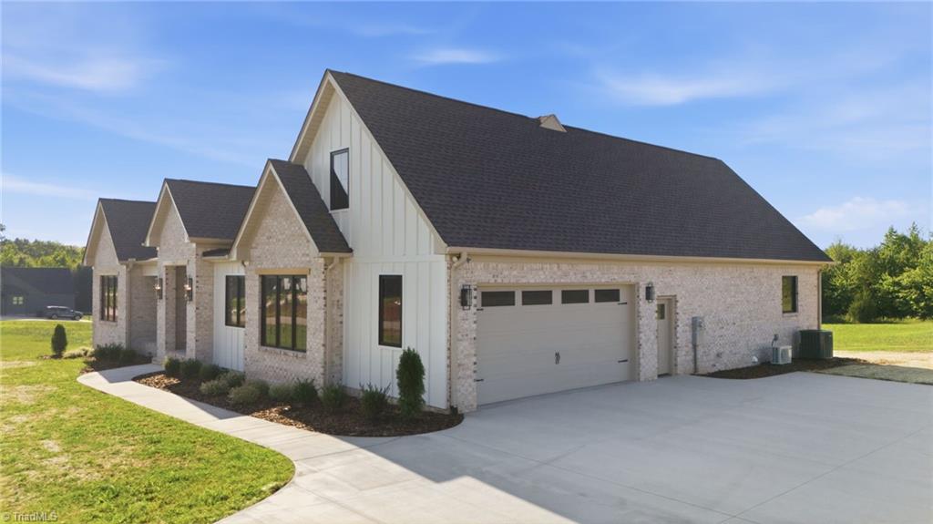 7417 KINGSLEY Place