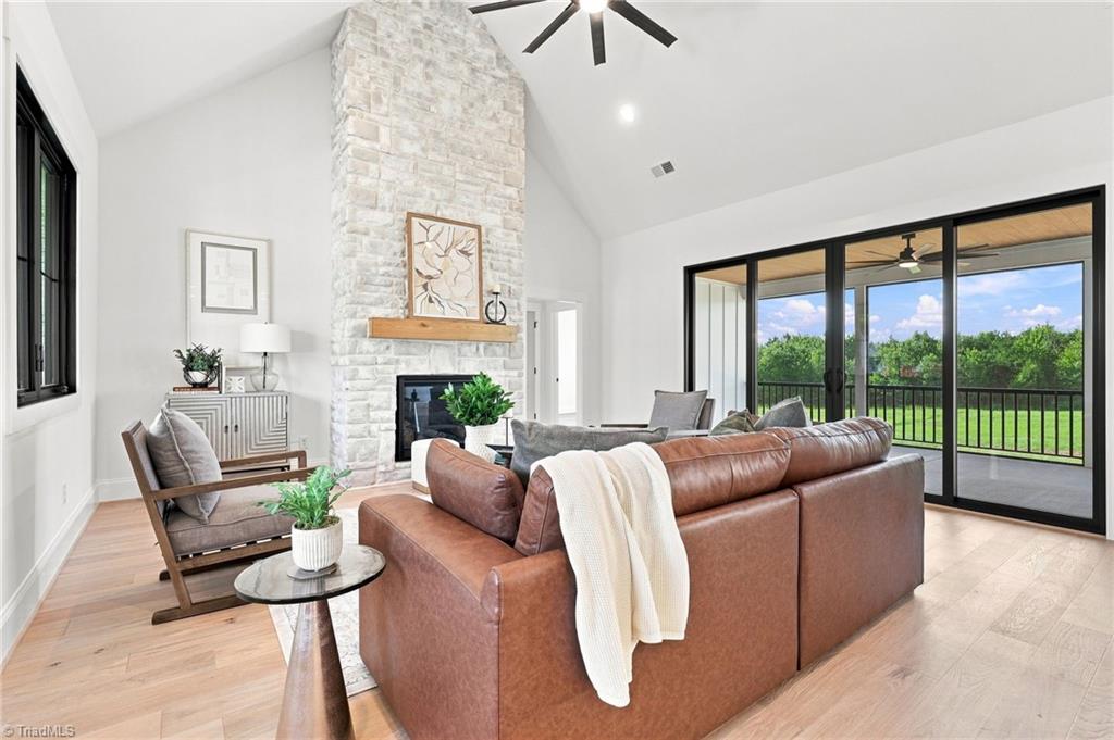 7417 KINGSLEY Place