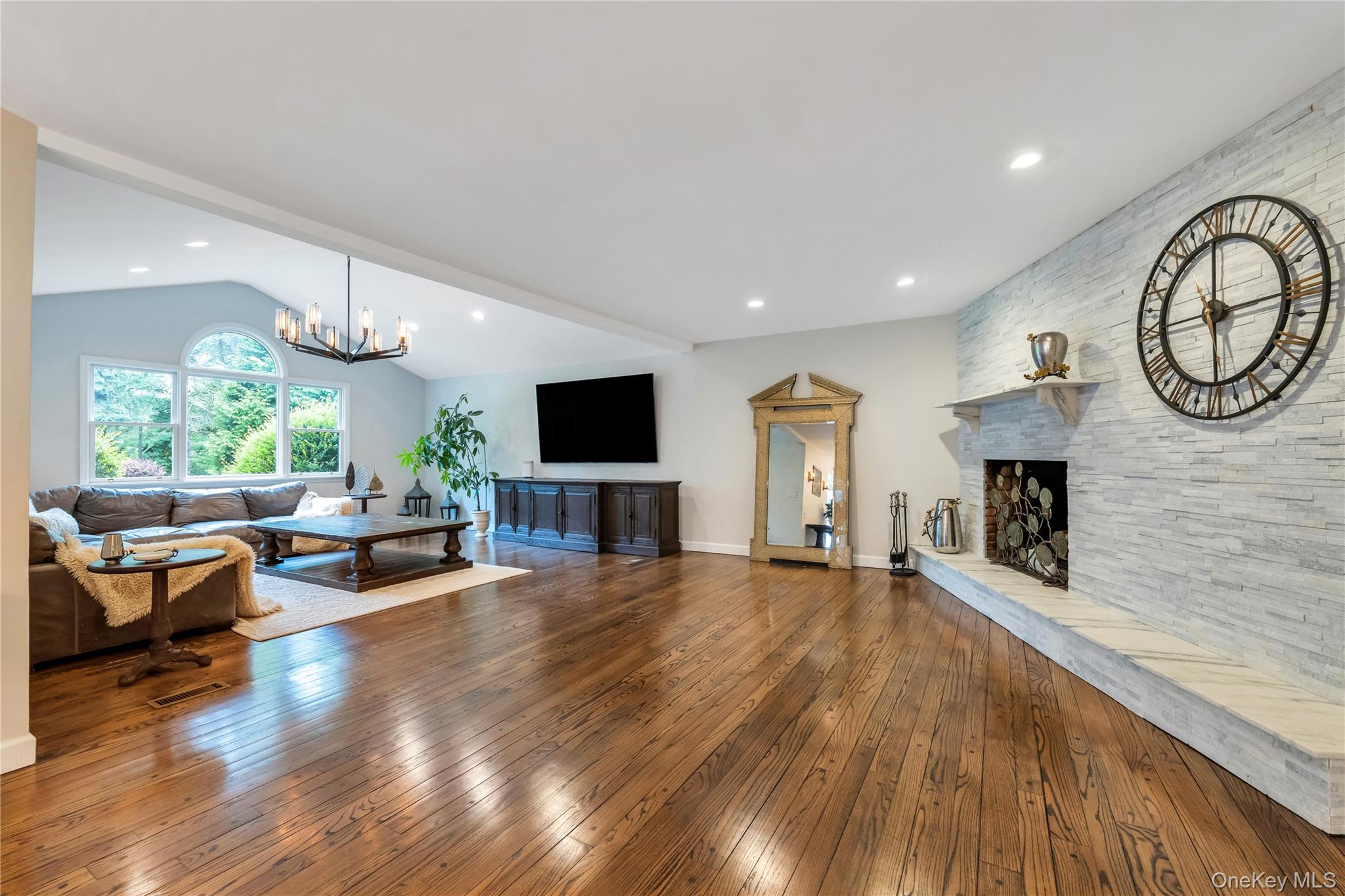 110 Linden Ln