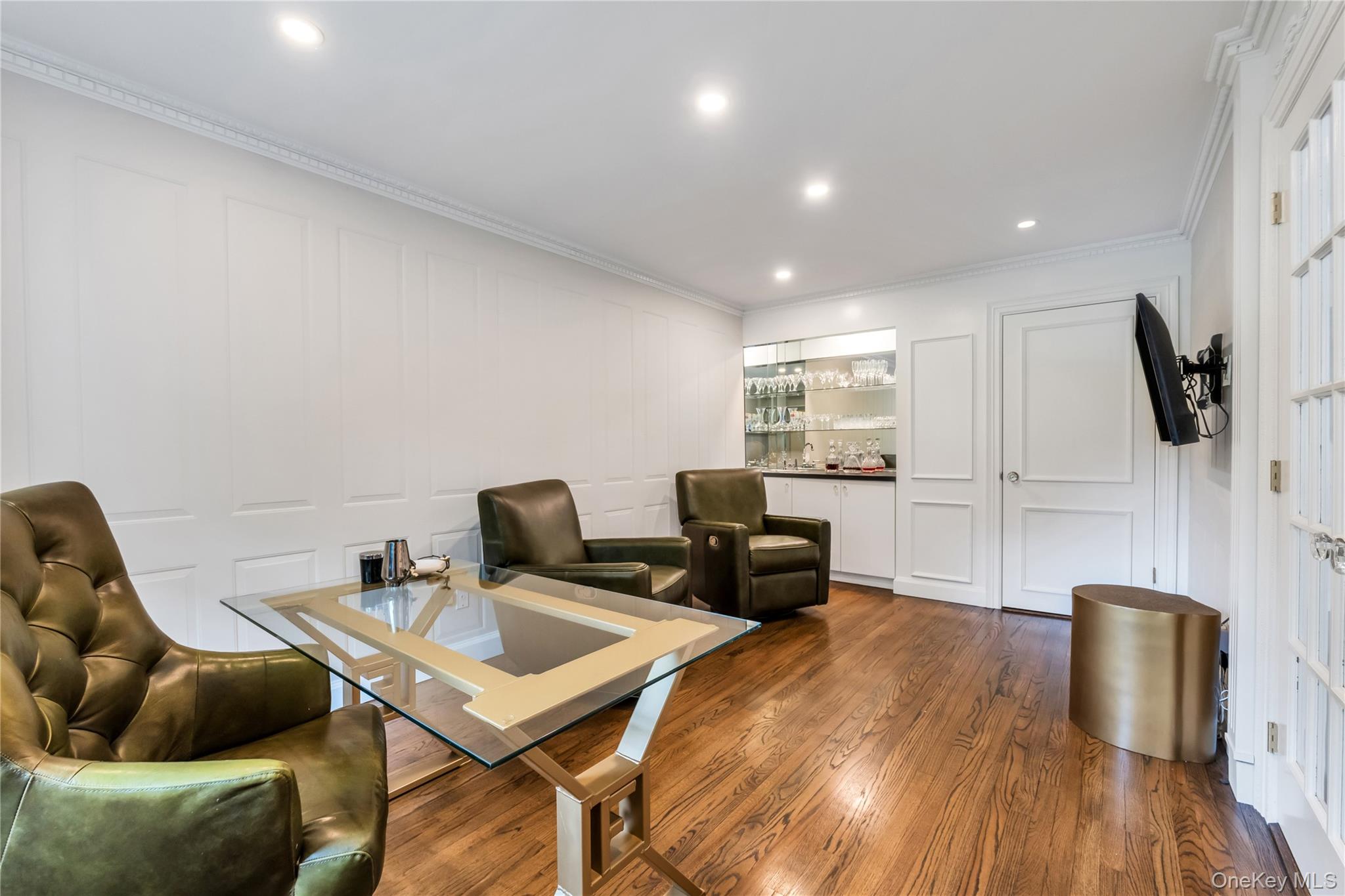 110 Linden Ln