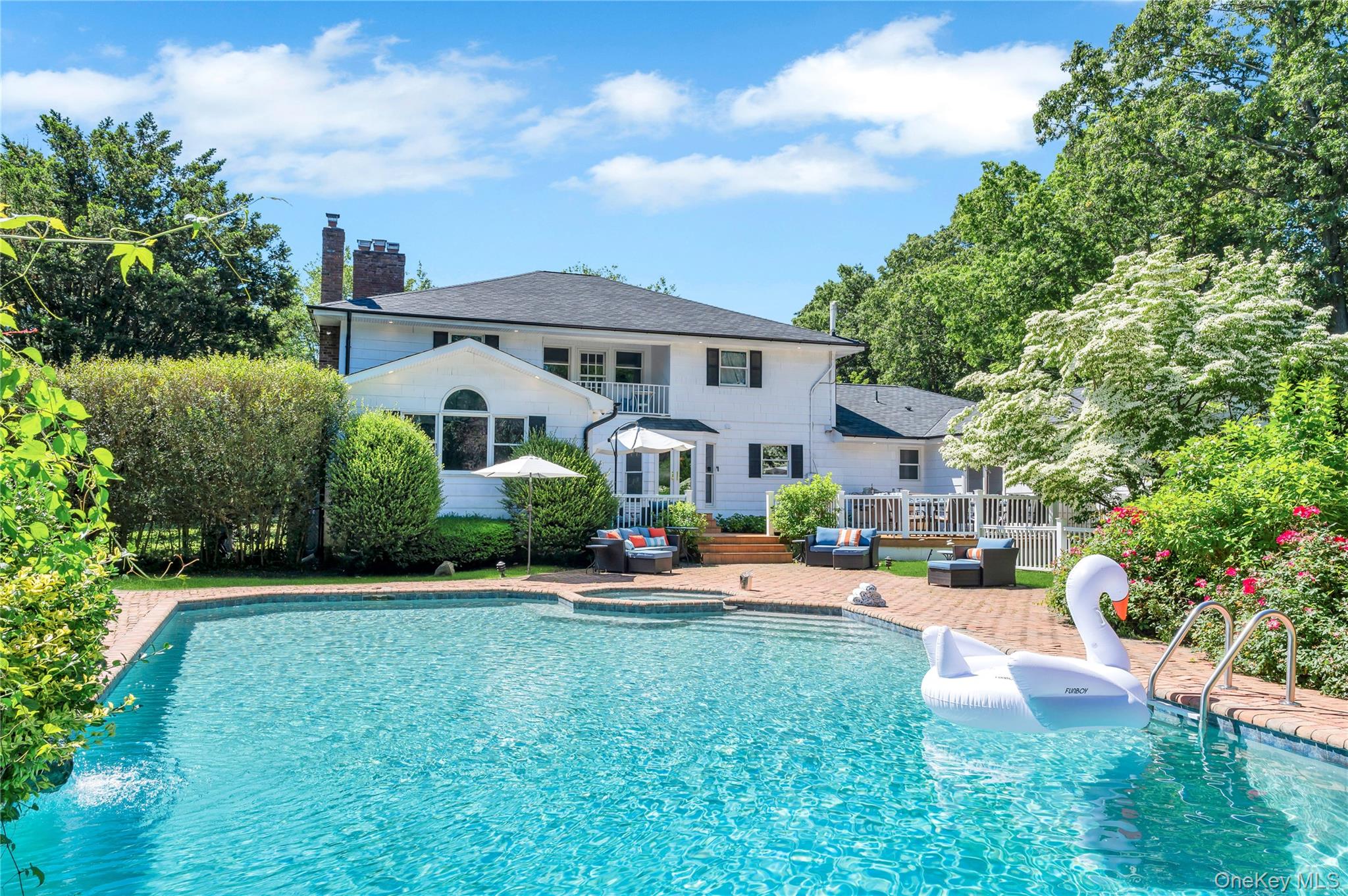 110 Linden Ln