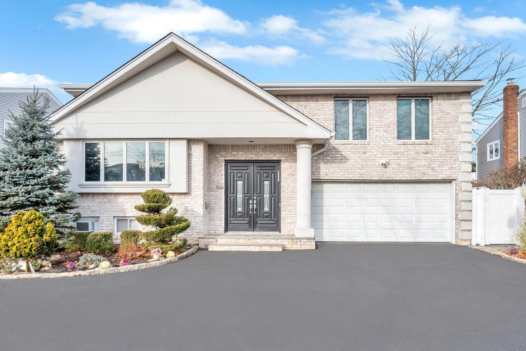 2121 Ellen Drive
