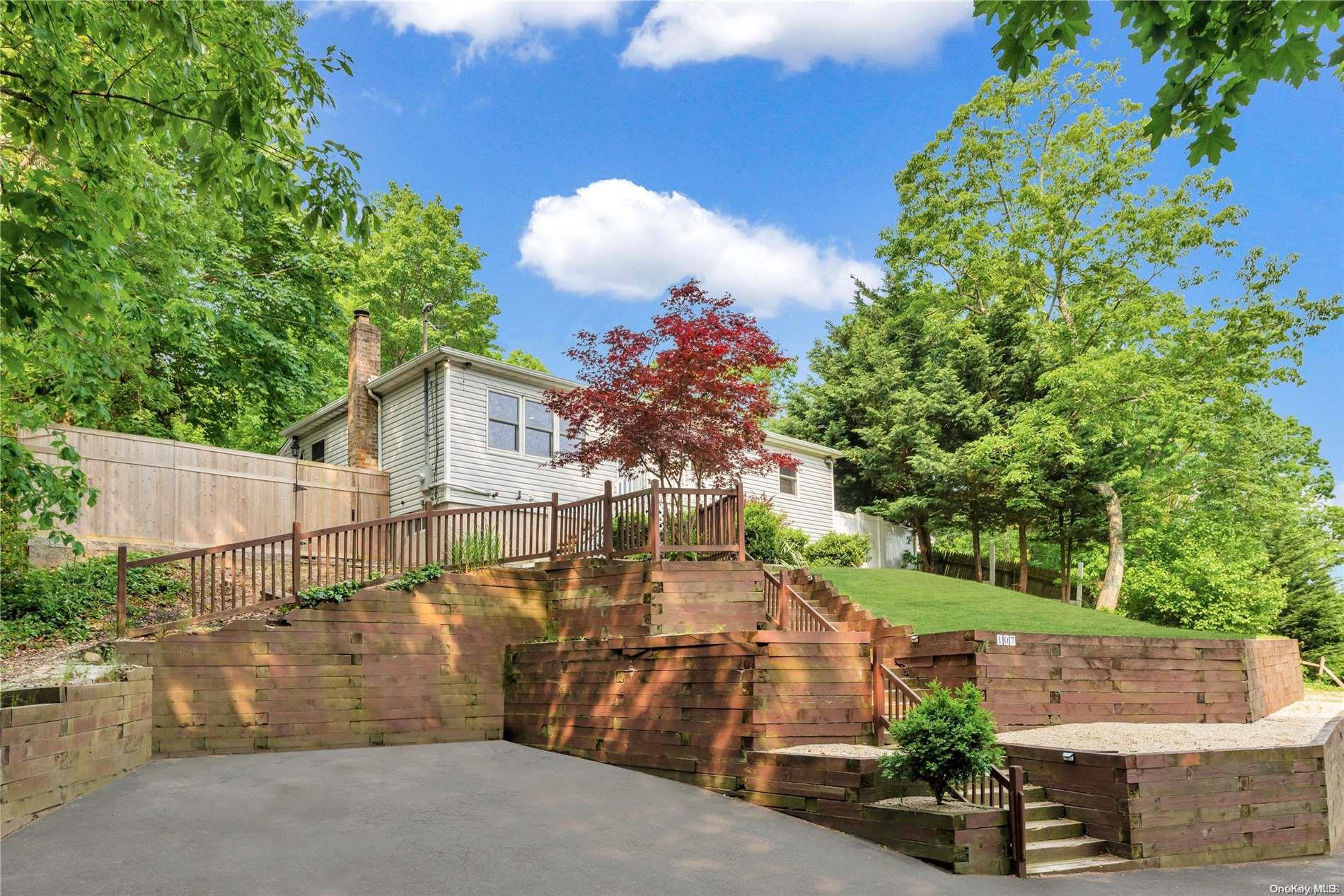 107 Hawthorne Road