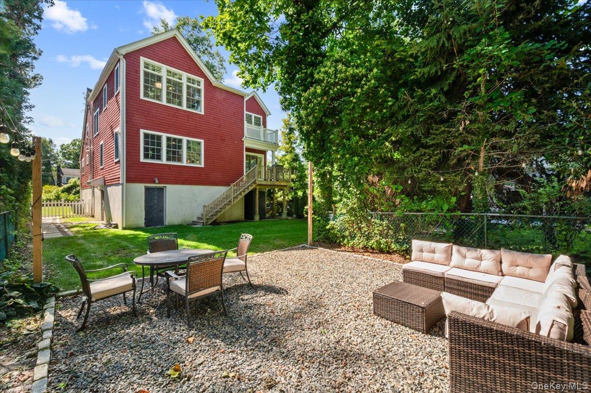 10 E Brookside Drive