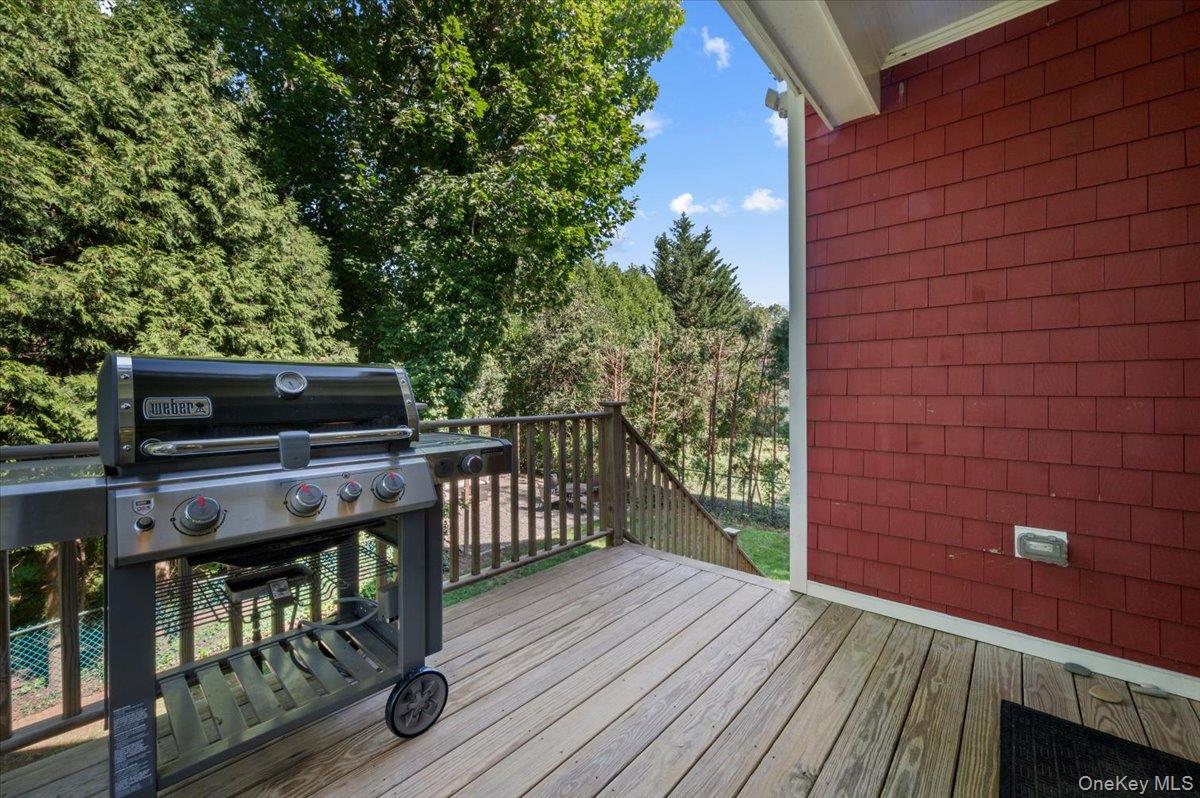 10 E Brookside Drive