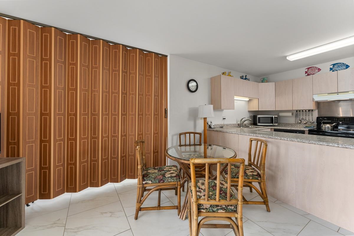 50 HAUOLI St Unit: 301