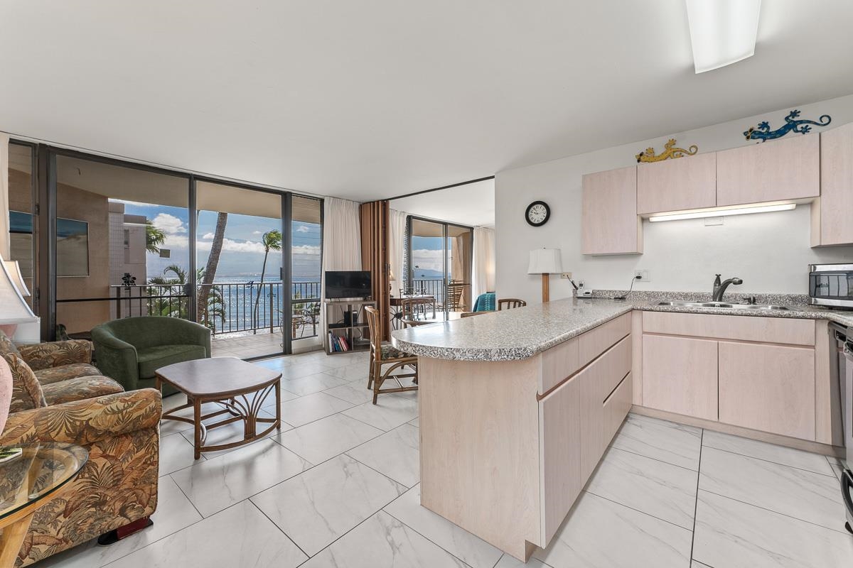 50 HAUOLI St Unit: 301