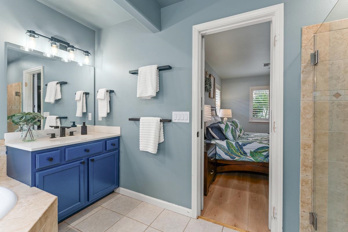 221 Oluea Cir