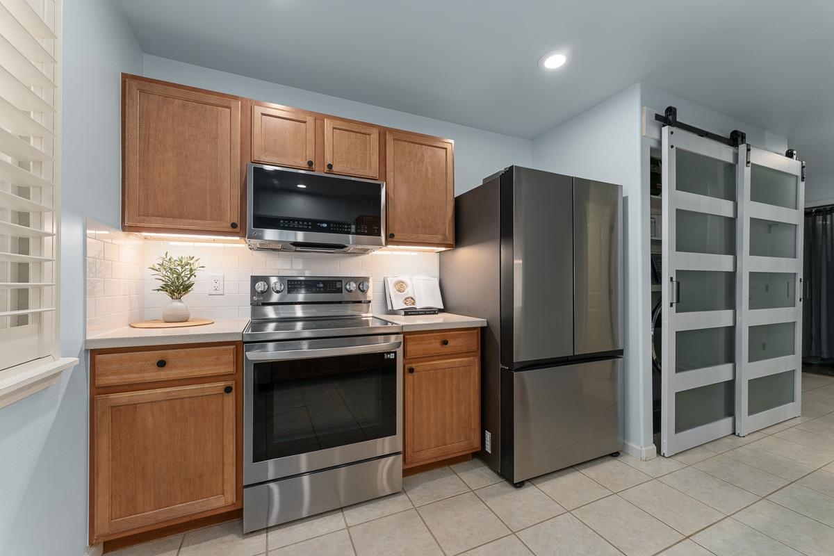 221 Oluea Cir