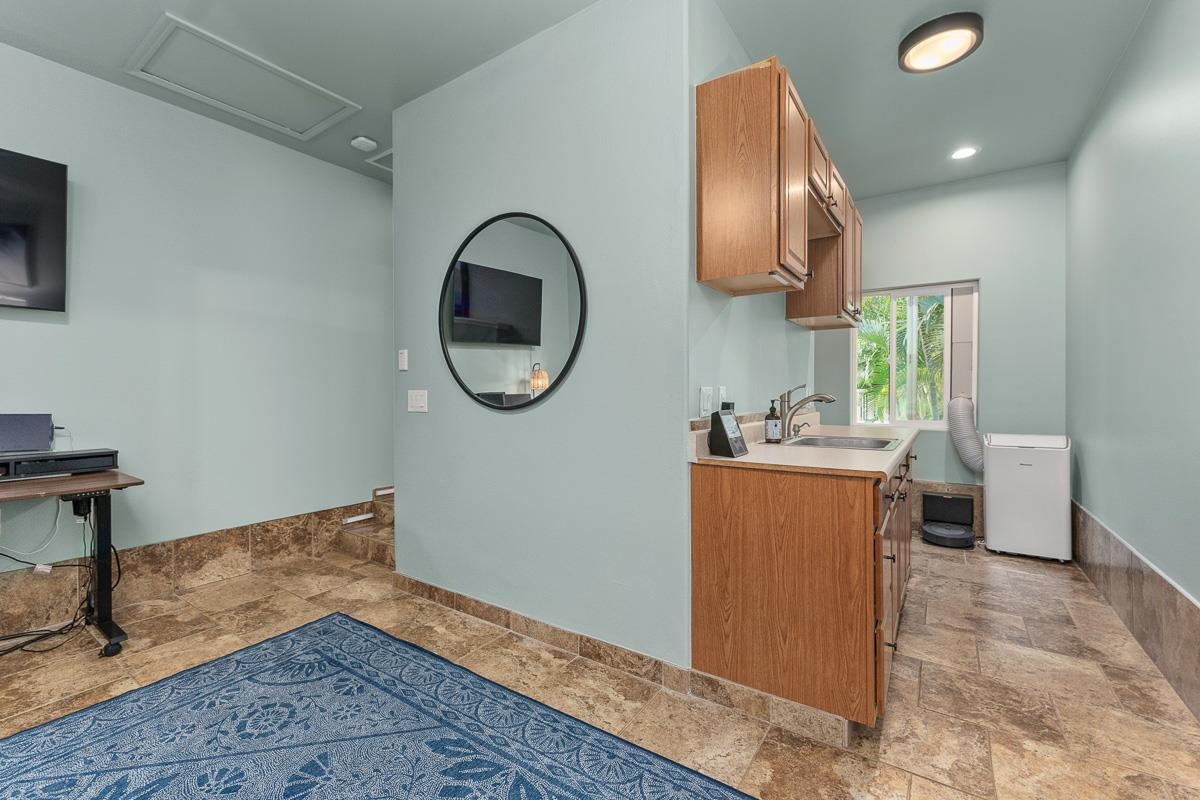 221 Oluea Cir