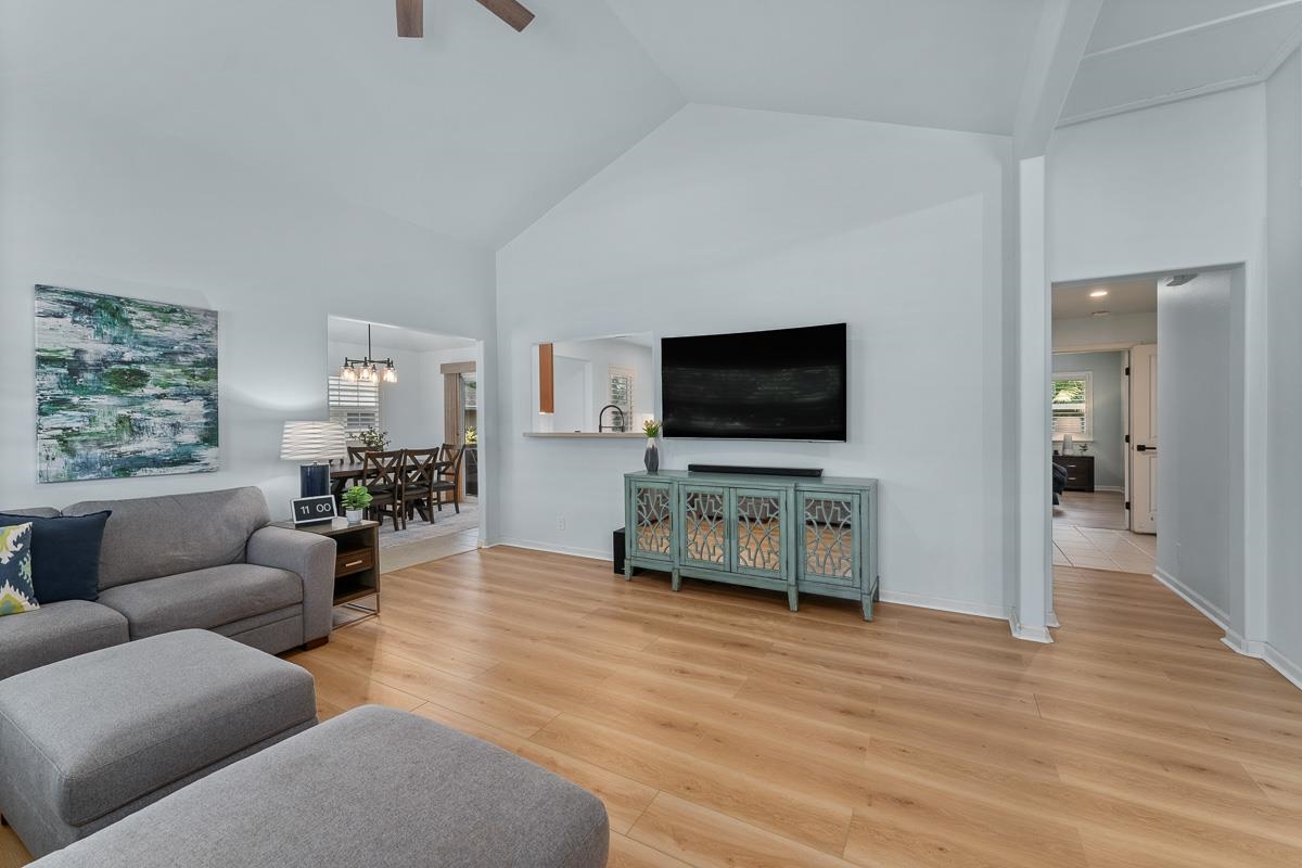 221 Oluea Cir