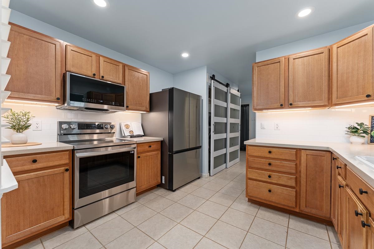 221 Oluea Cir