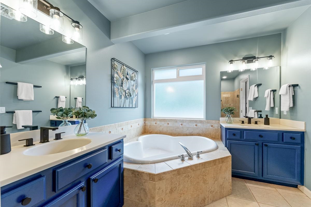 221 Oluea Cir