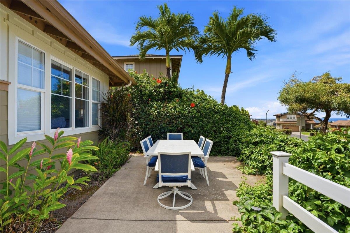 32 Kinohi Loa St
