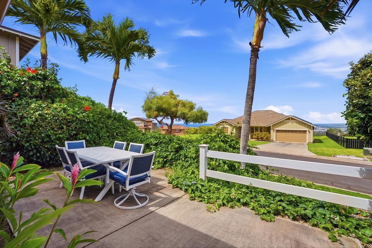 32 Kinohi Loa St