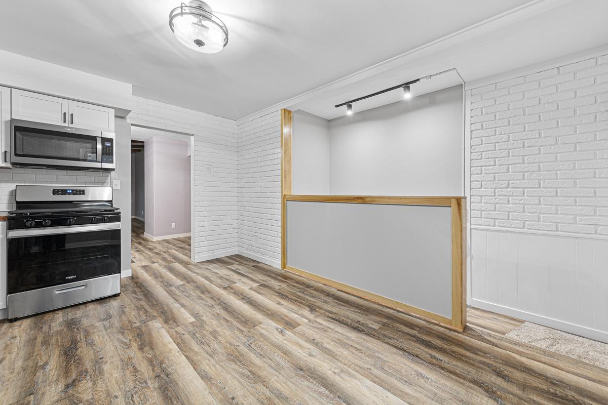 381 Skillman Avenue E