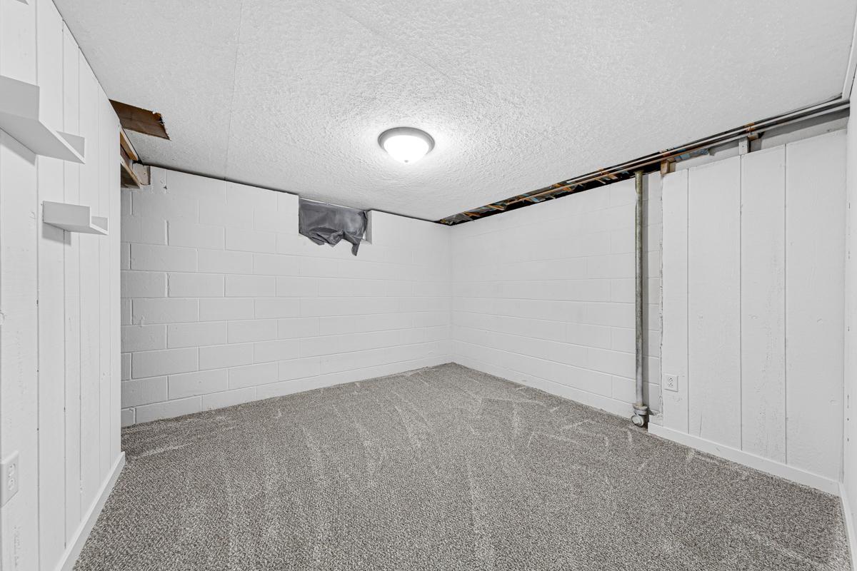 381 Skillman Avenue E