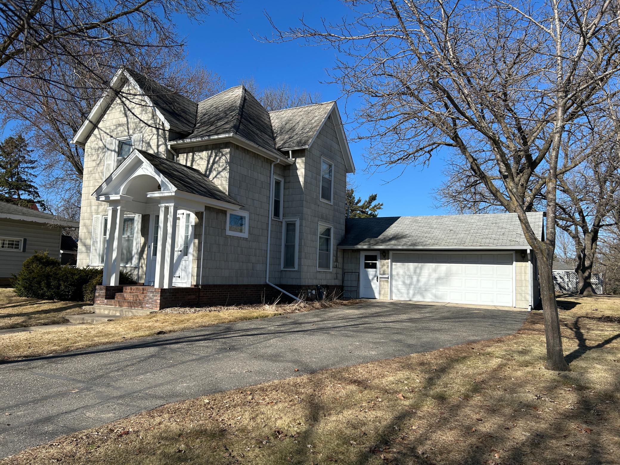 113 2nd Street SW