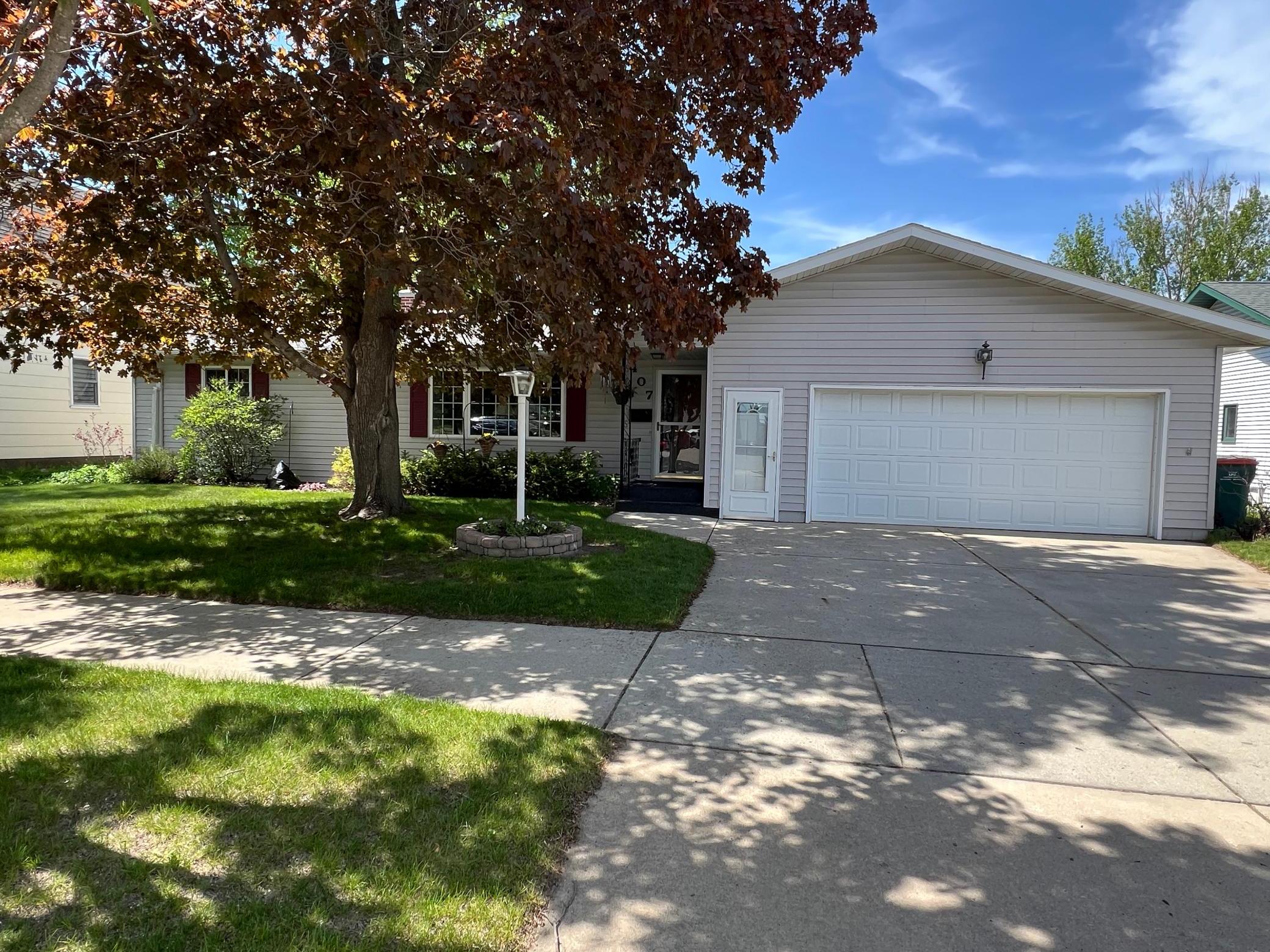 407 1st Street SW
