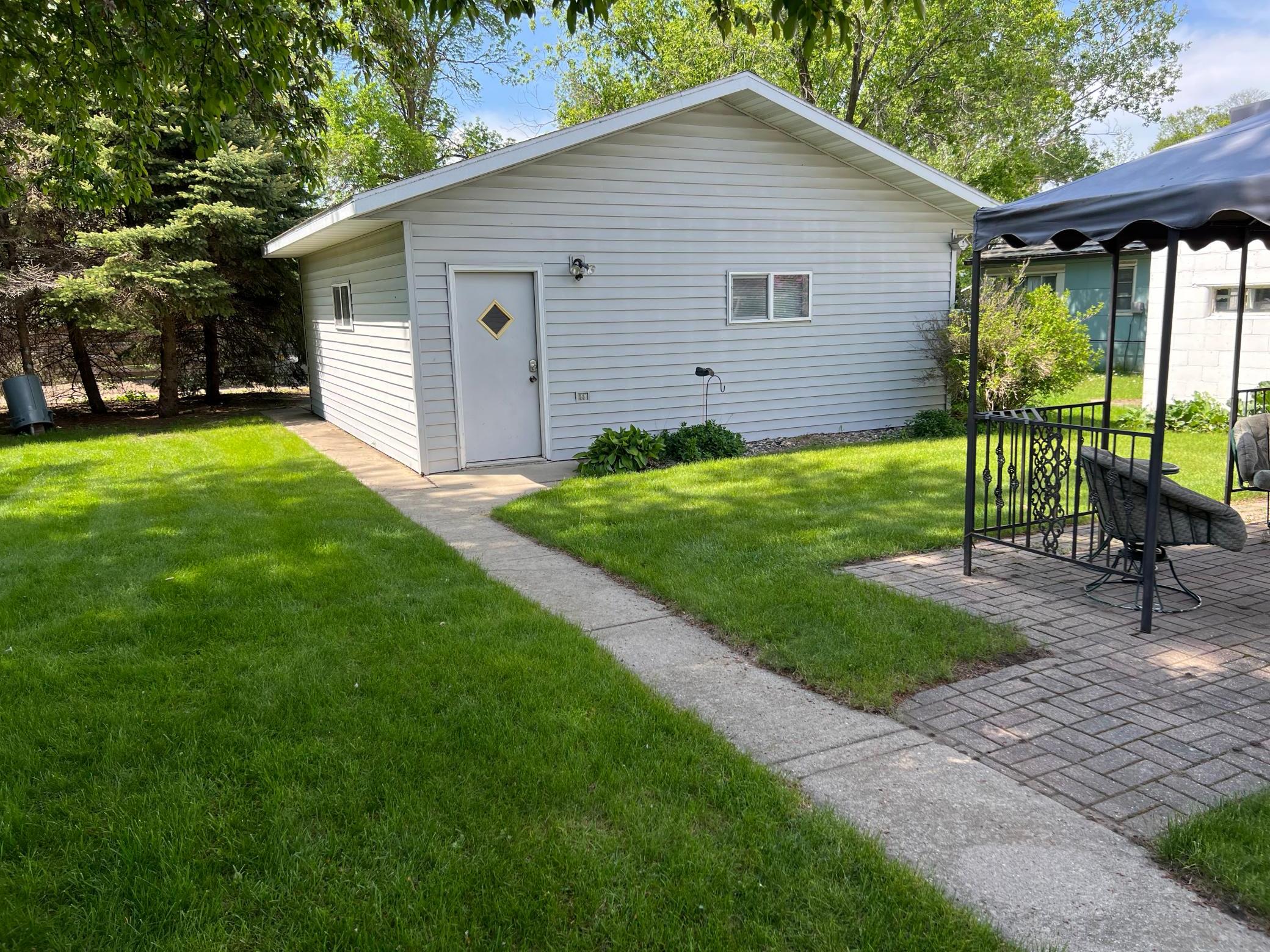 407 1st Street SW