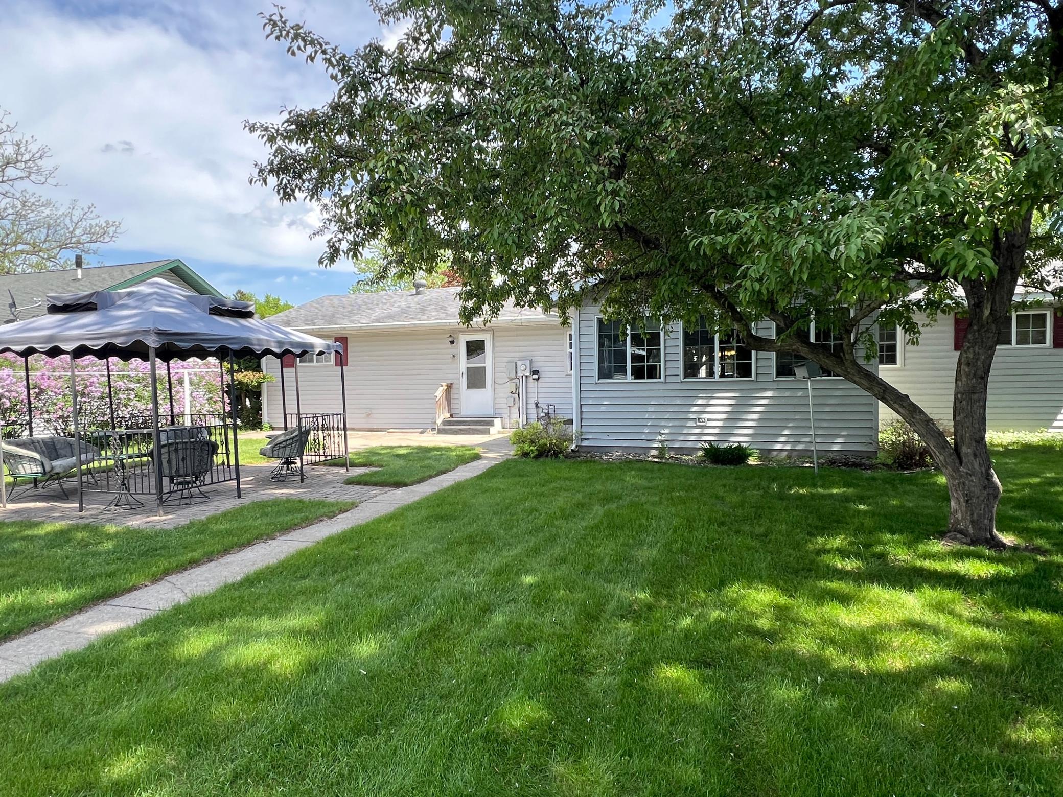 407 1st Street SW