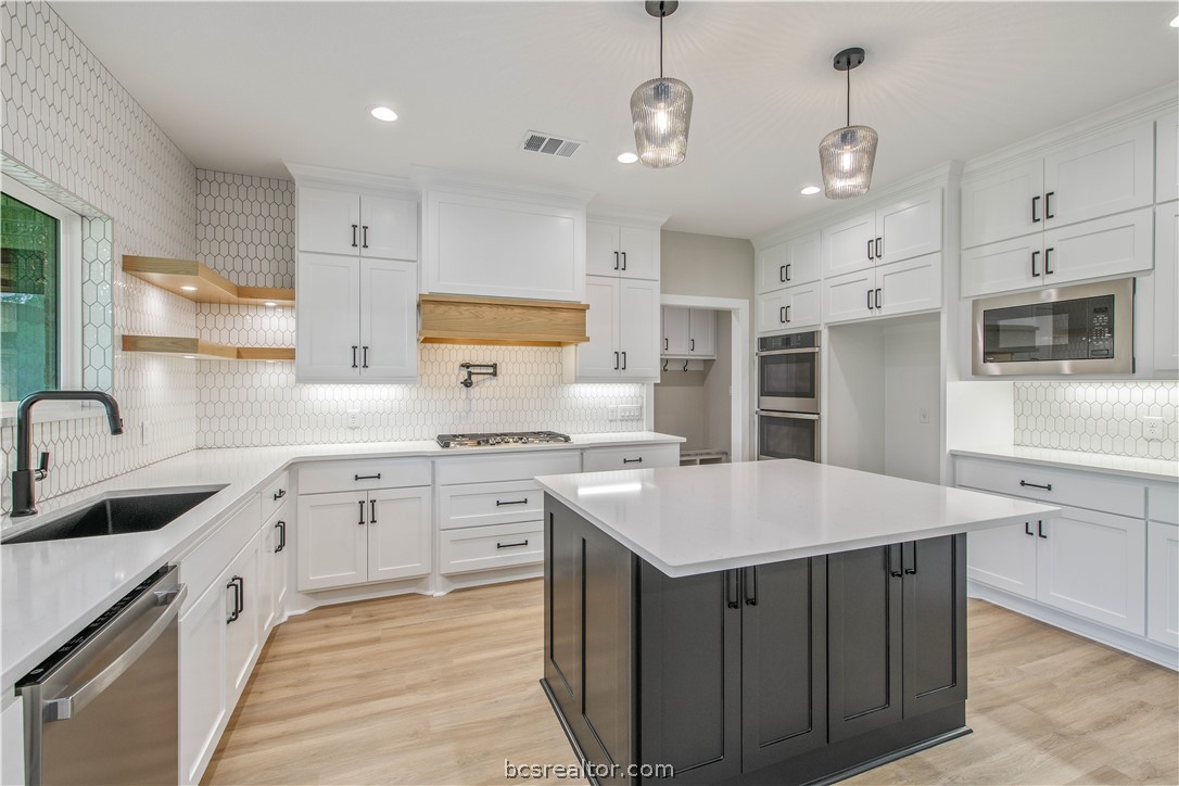 5403 Woodland Park Drive
