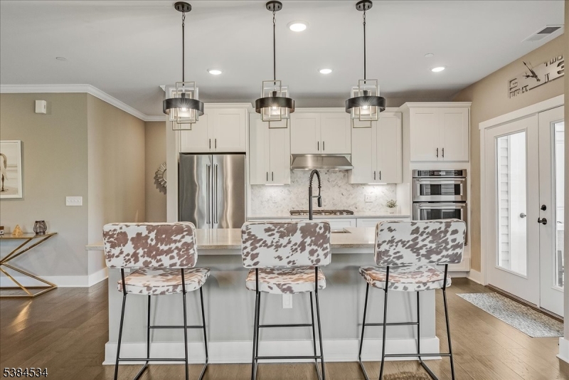 2 Vanderbilt Blvd 102