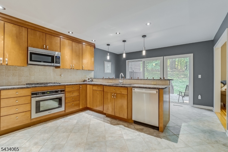 22 Hunters Cir