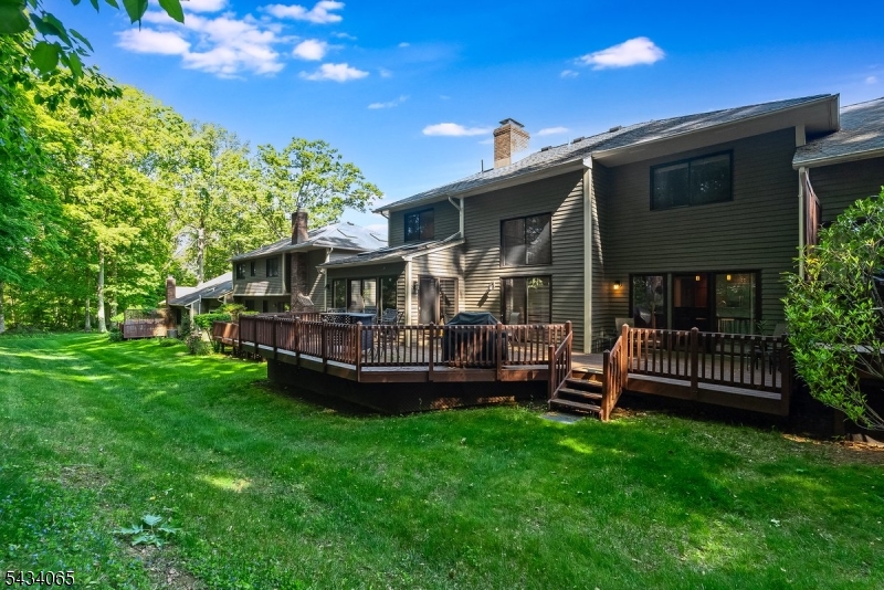 22 Hunters Cir