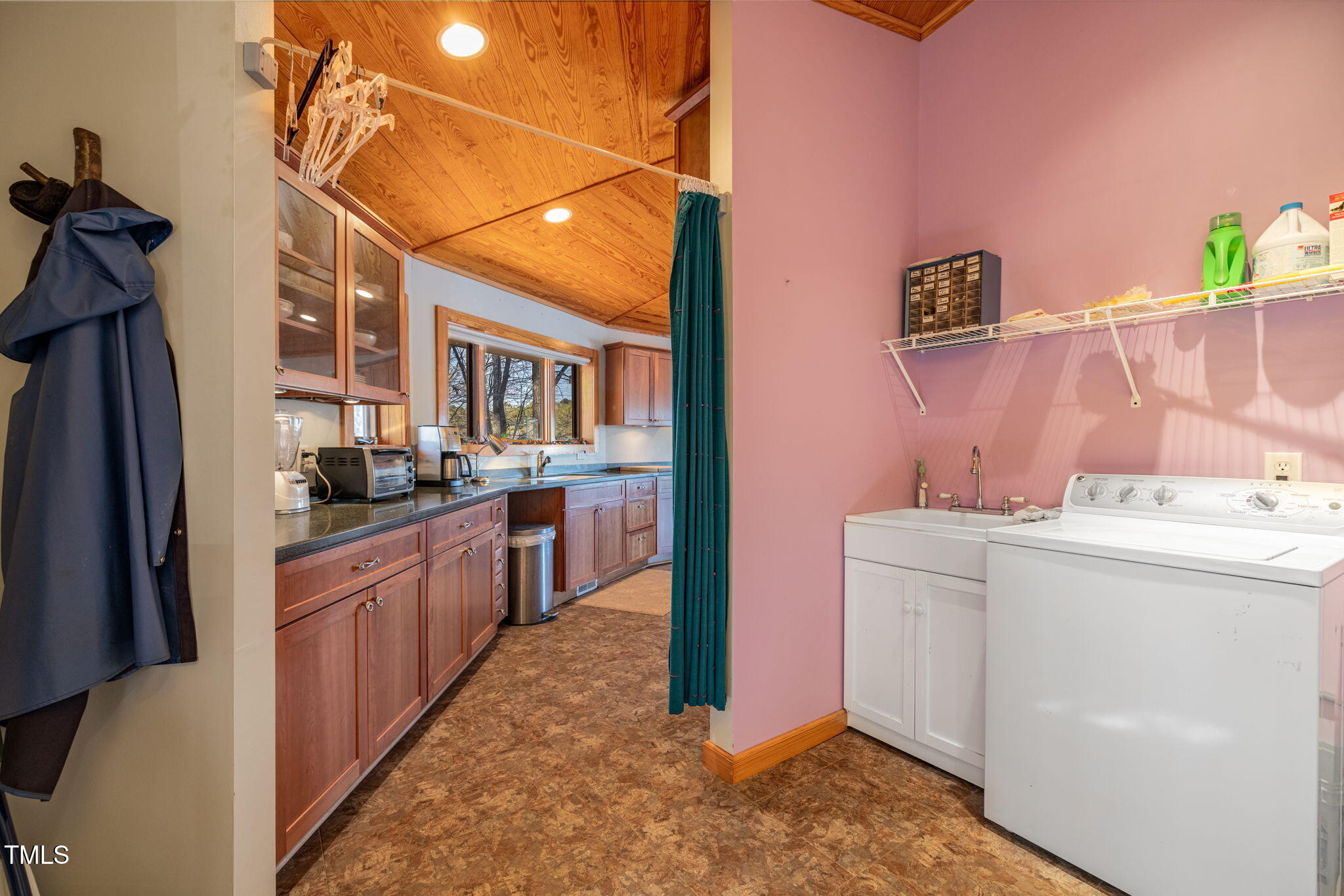 182 Songbird Creek Rd.