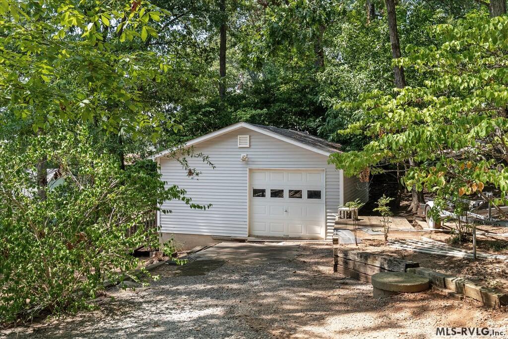 124 Pine Court