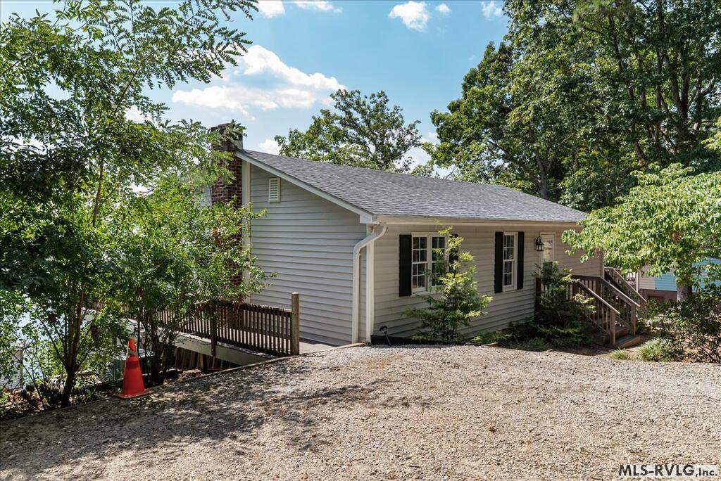 124 Pine Court