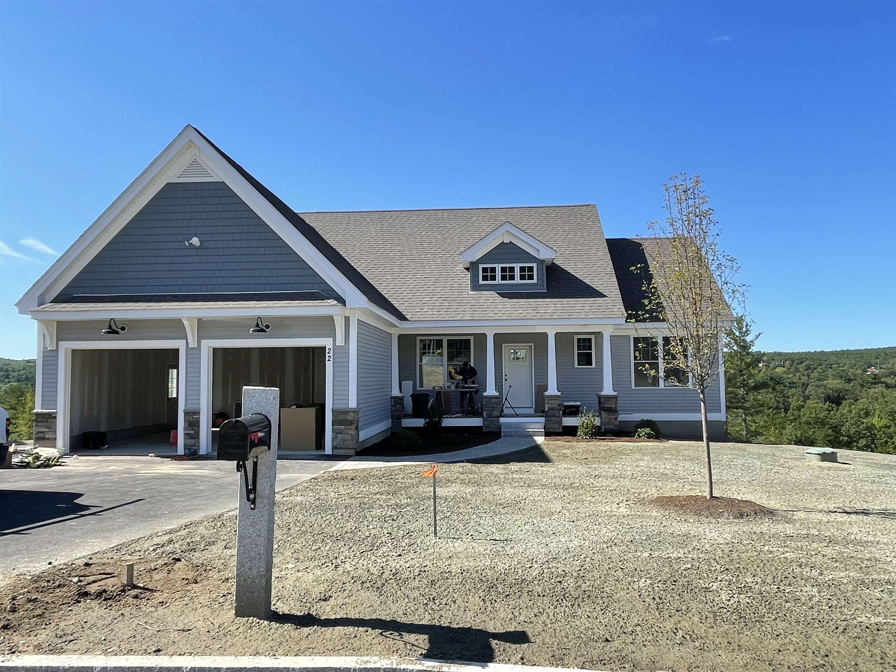 22 HUMMINGBIRD Drive