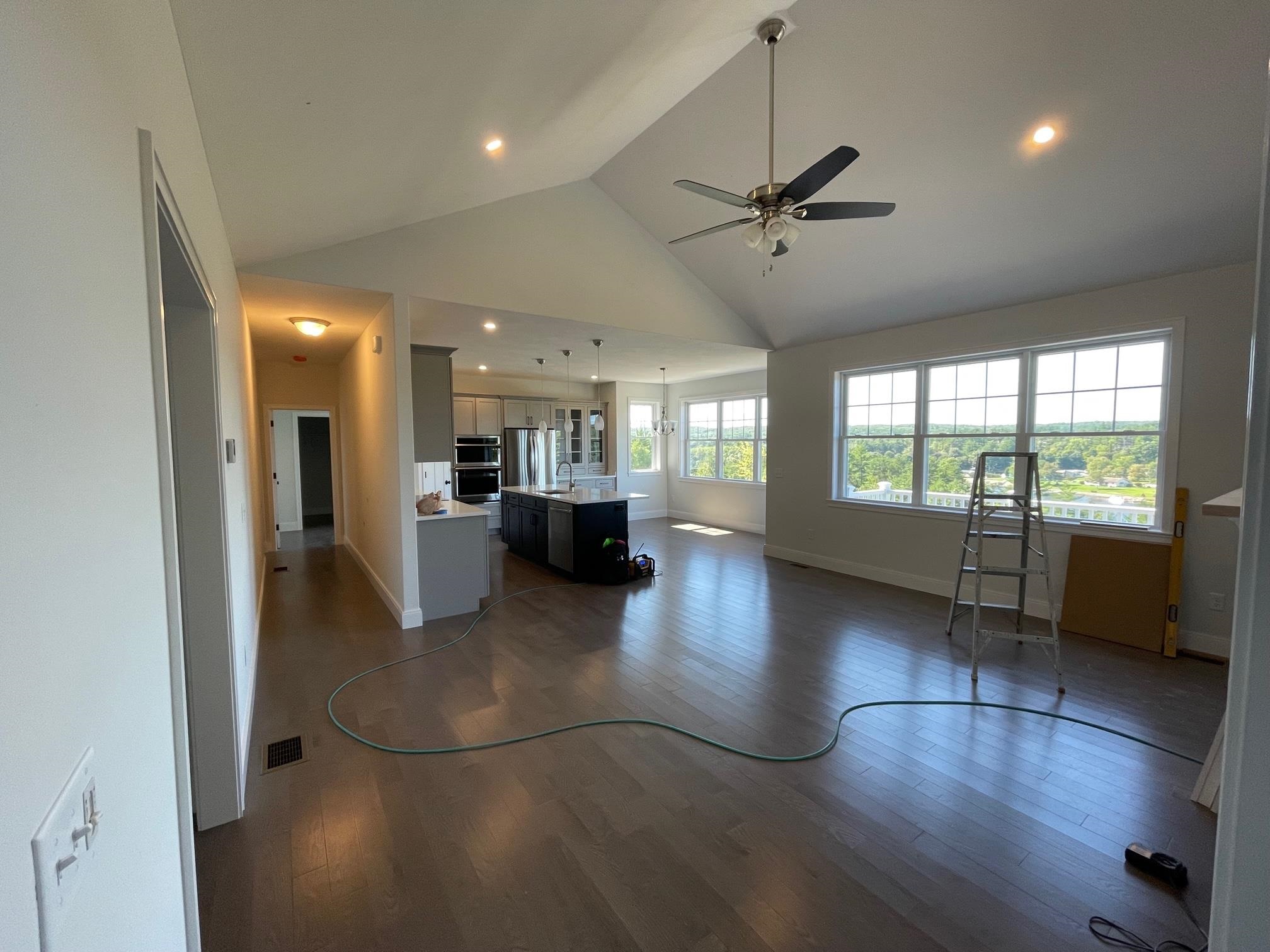 22 HUMMINGBIRD Drive