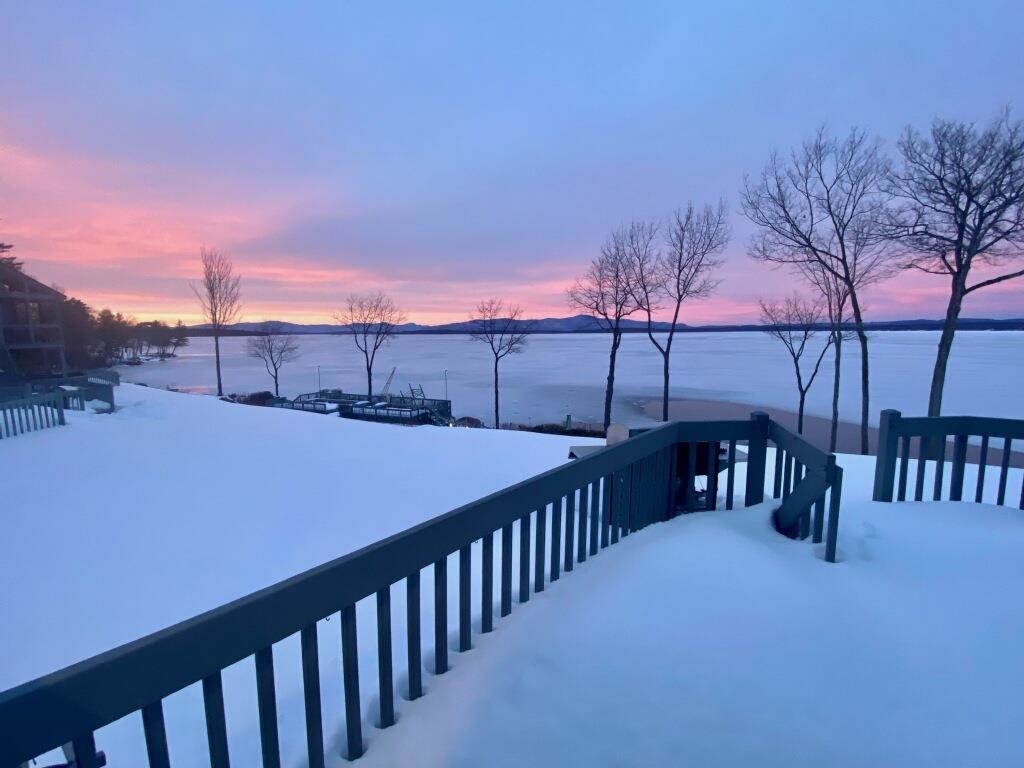 2696 Lake Shore Road Unit: 8