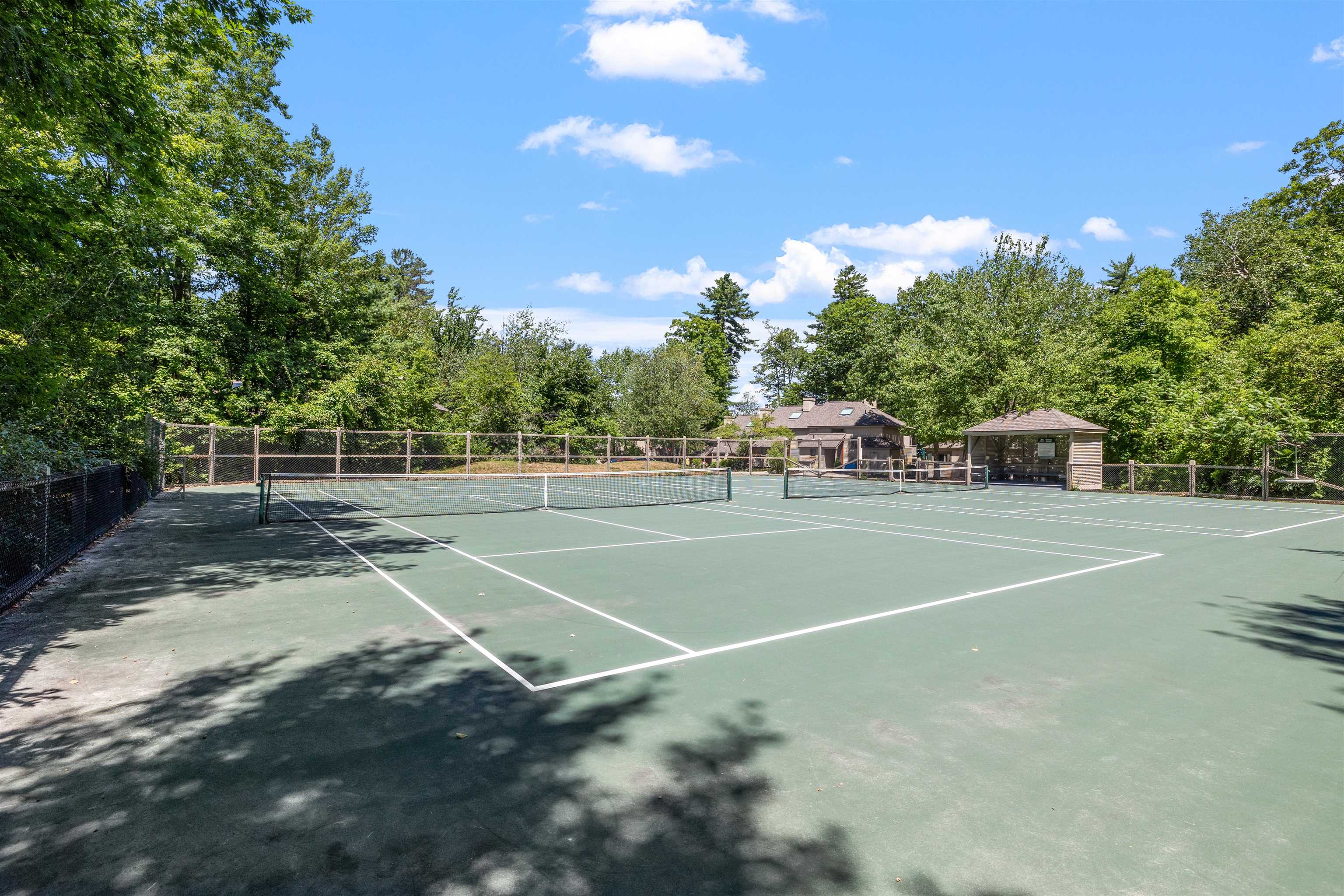 2696 Lake Shore Road Unit: 8
