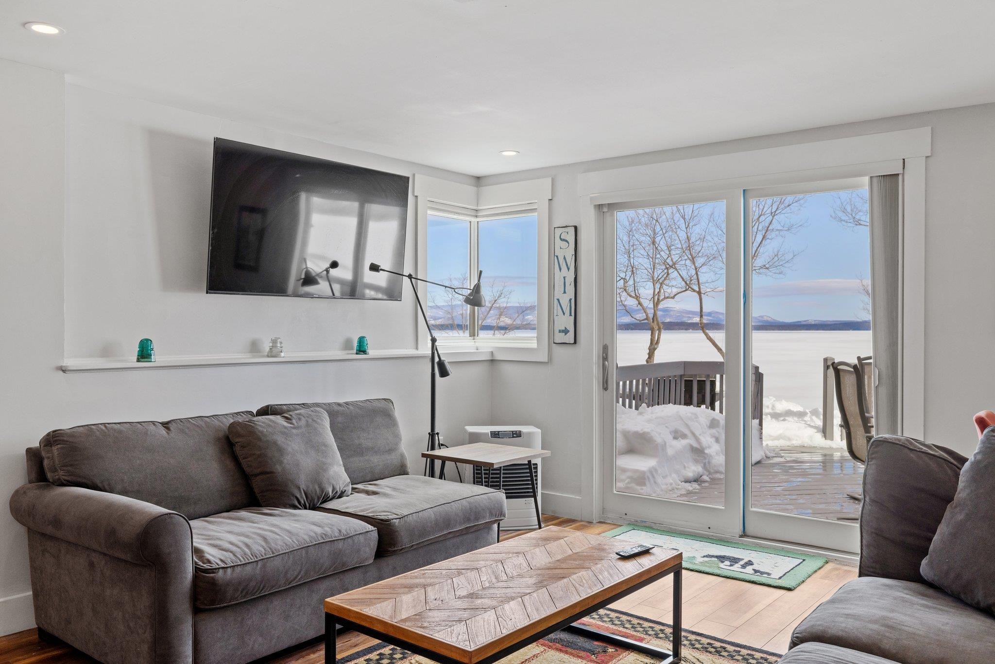 2696 Lake Shore Road Unit: 8