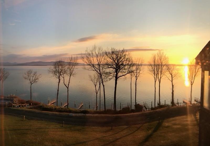 2696 Lake Shore Road Unit: 8