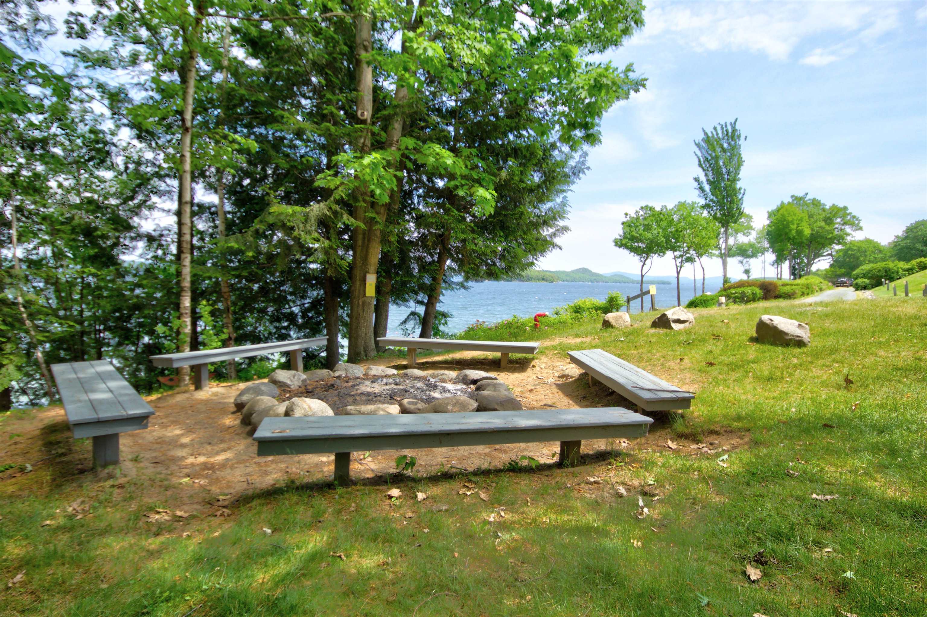 2696 Lake Shore Road Unit: 8