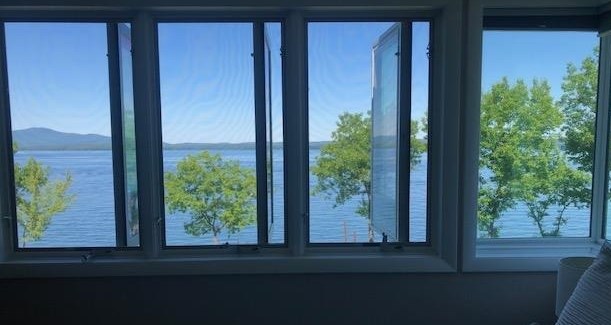 2696 Lake Shore Road Unit: 8