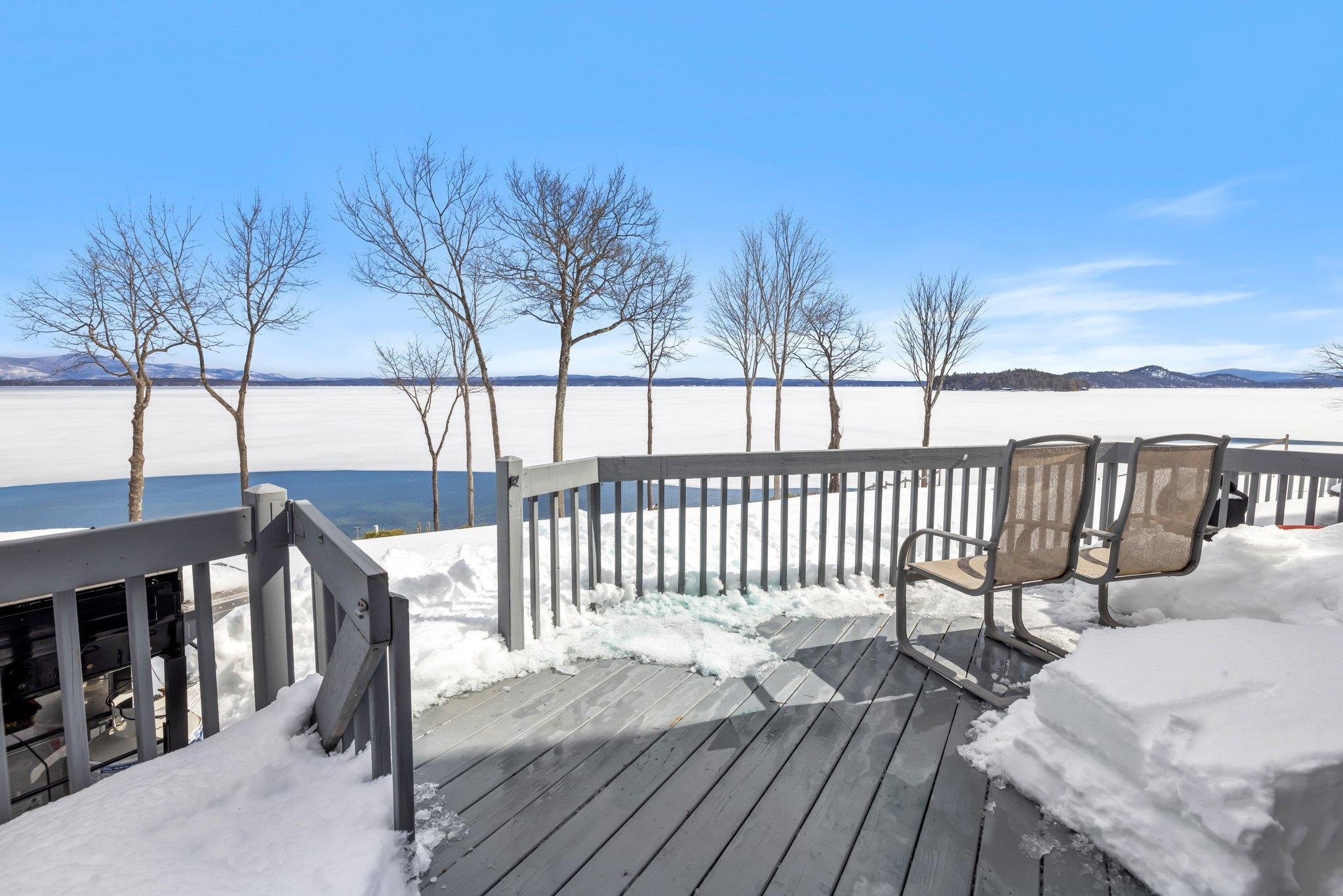 2696 Lake Shore Road Unit: 8