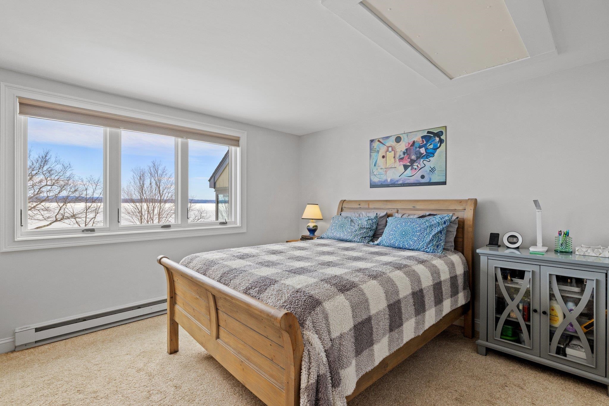2696 Lake Shore Road Unit: 8