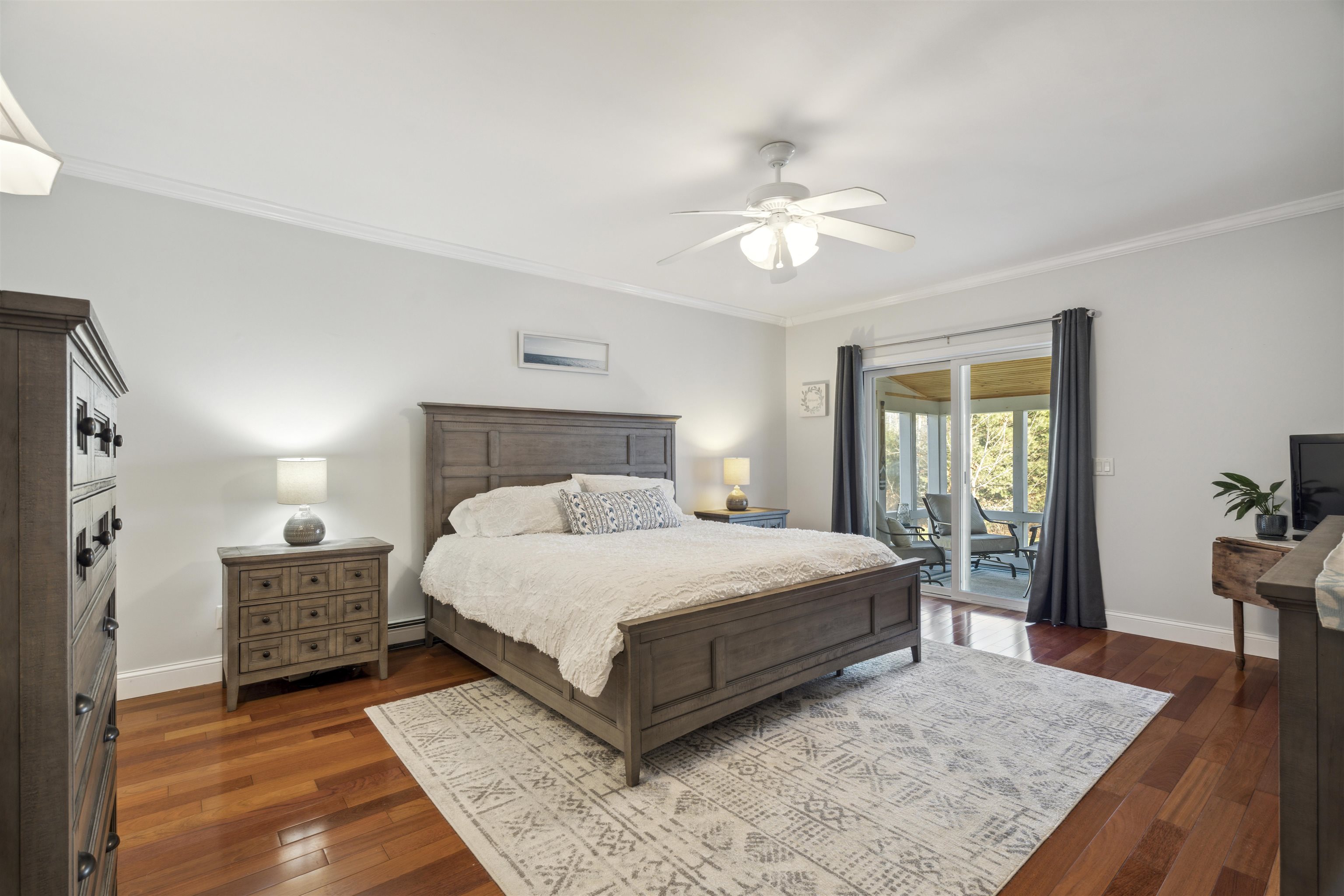 4 Acorn Place
