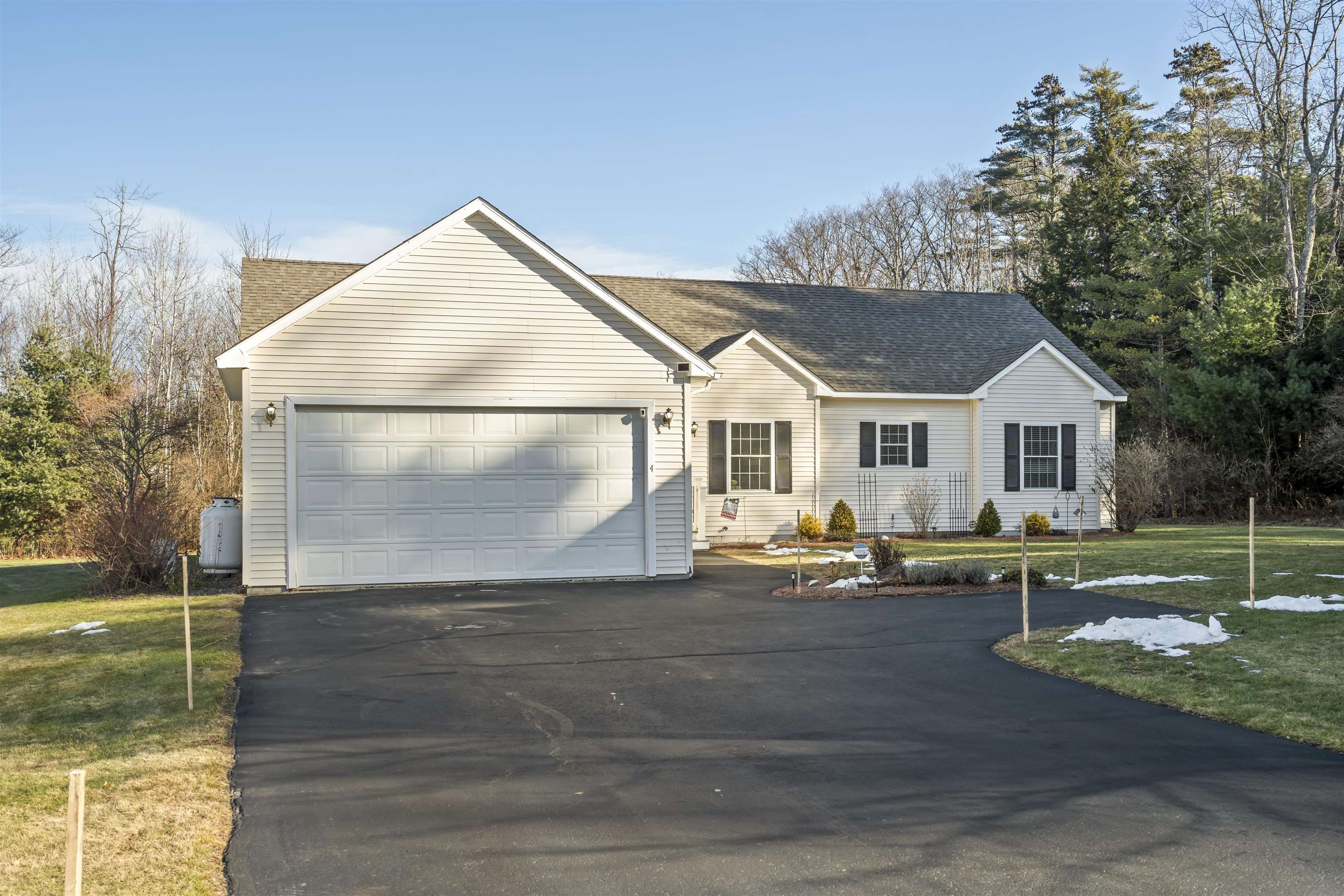 4 Acorn Place